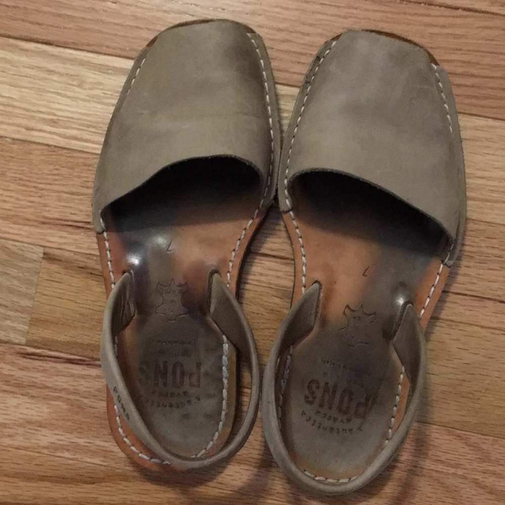 Pons avarcas taupe size 7